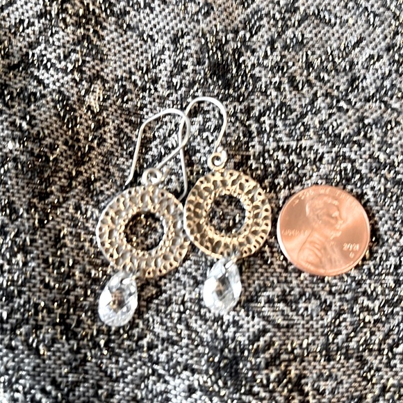 Silpada .925 Vintage Sterling Silver Hammered Circle Crystal Teardrop Earrings - Picture 4 of 7